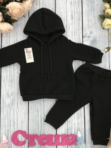 Купить оптом 296-Ч. Свитшот с капюшоном + Штаны, хлопок 65%, 35% ПЭ, 3-х нитка (начес) черный 122,128,134,140 в Златоусте